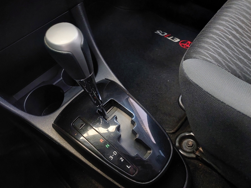 toyota etios 1.5 x plus sedan 16v flex 4p automatico 202015