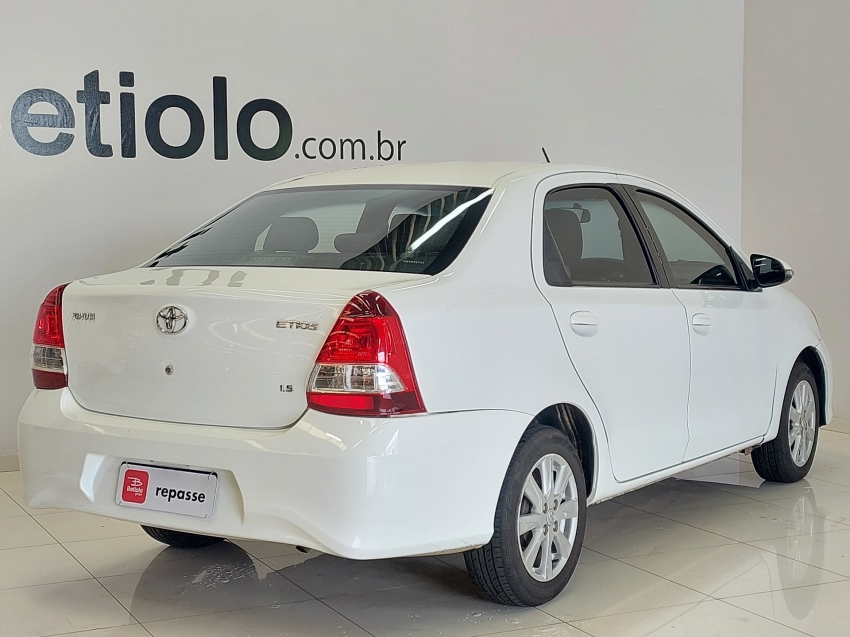 toyota etios 1.5 x plus sedan 16v flex 4p automatico 20206