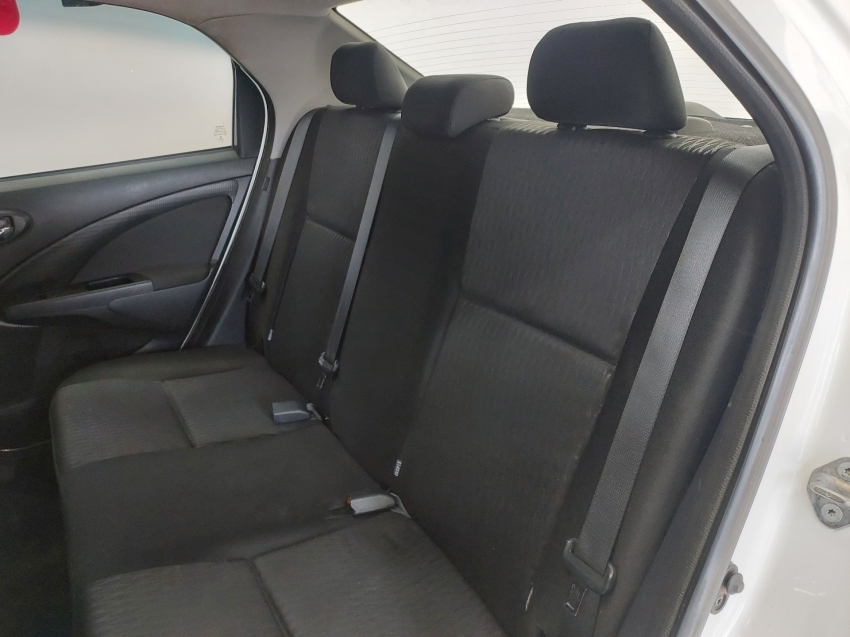 toyota etios 1.5 x plus sedan 16v flex 4p automatico 202011