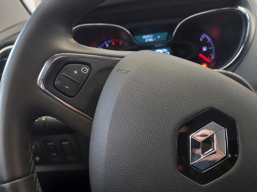 renault captur 1.6 16v sce flex intense x-tronic 4p automatico 201812