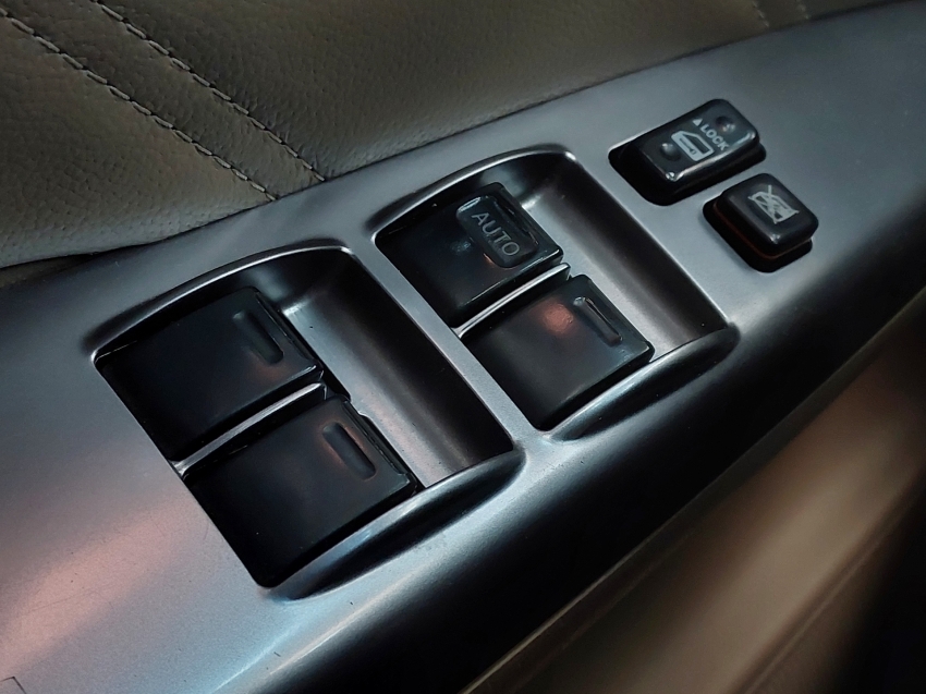 toyota hilux sw4 2.7 sr 4x2 16v flex 4p automatico diesel 201518