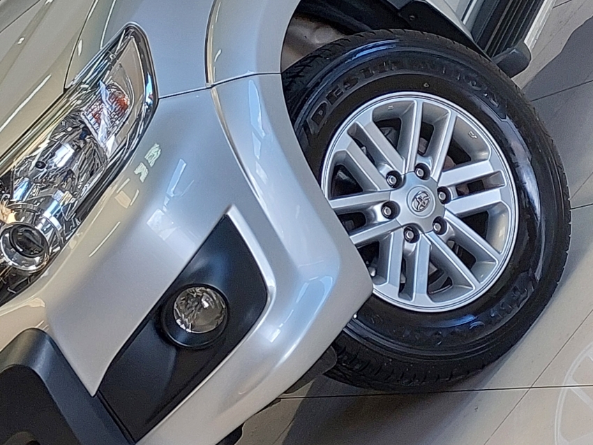 toyota hilux sw4 2.7 sr 4x2 16v flex 4p automatico diesel 201519