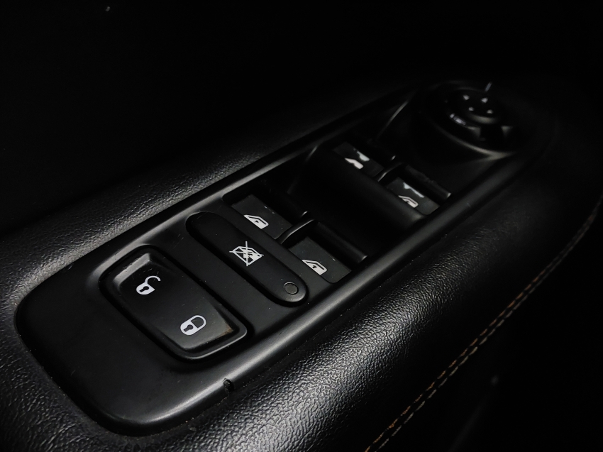 jeep compass 2.0 16v diesel longitude 4x4 automatico 4p 201919