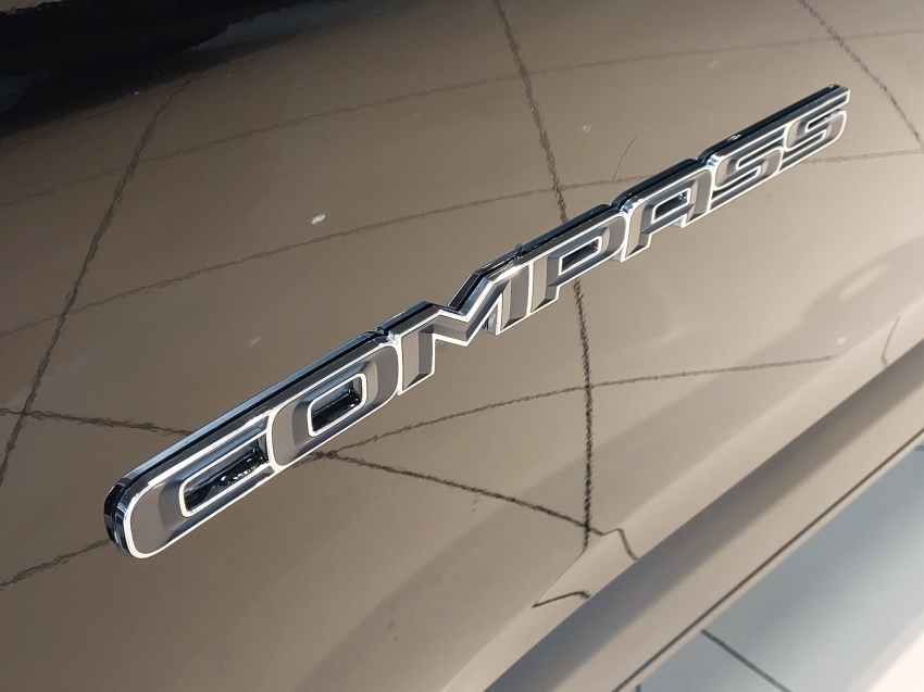 jeep compass 2.0 16v diesel longitude 4x4 automatico 4p 201724