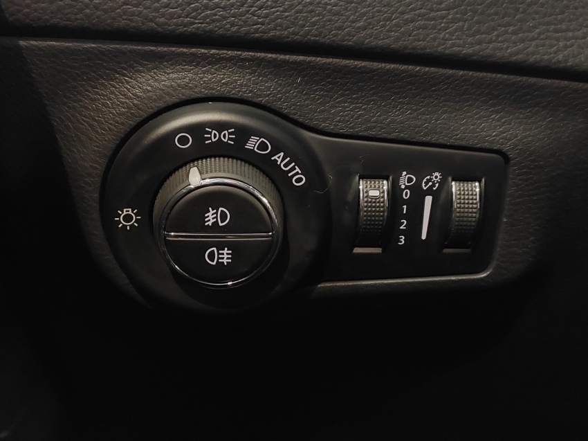 jeep compass 2.0 16v diesel longitude 4x4 automatico 4p 201718