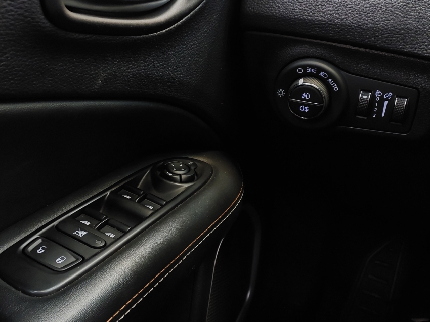 jeep compass 2.0 16v flex longitude automatico 4p 202118