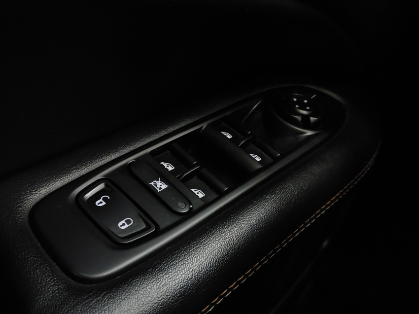 jeep compass 2.0 16v flex longitude automatico 4p 201822