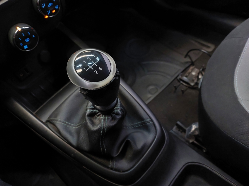 chevrolet onix 1.0 mpfi lt 8v flex 4p manual 201615