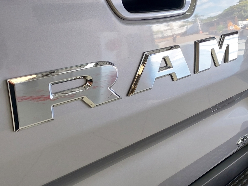 ram rampage 2.0 turbo diesel laramie 4x4 automatico 4p 202424