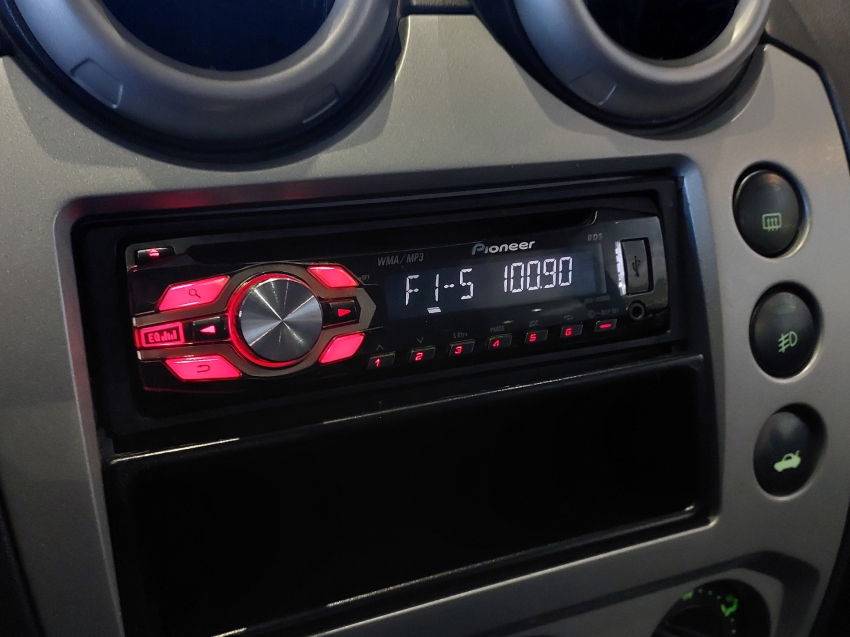 ford fiesta 1.6 se sedan 16v flex 4p manual 201412