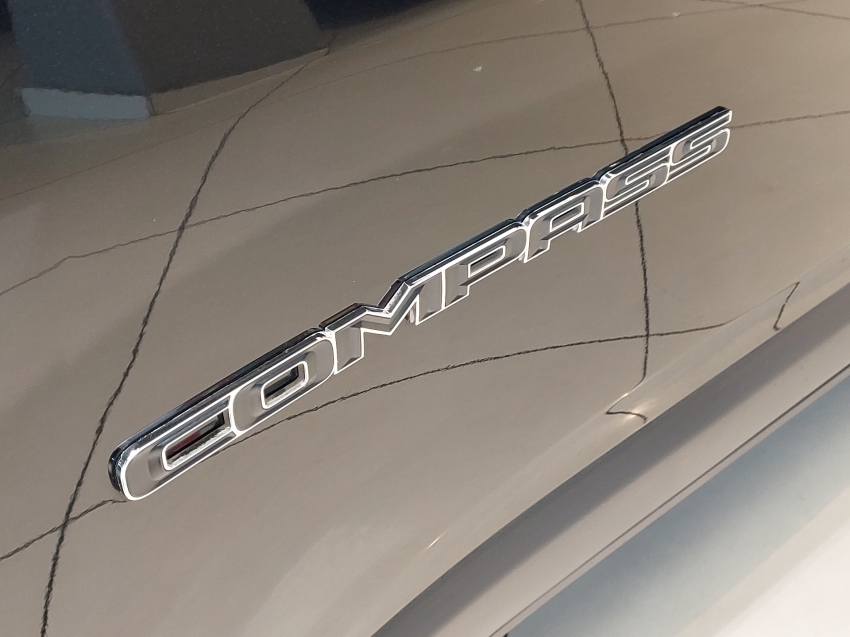 jeep compass 1.3 t270 turbo flex longitude at6 4p automatico 202521