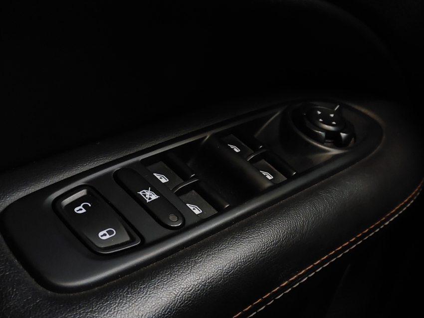 jeep compass 2.0 16v diesel longitude 4x4 automatico 4p 201820