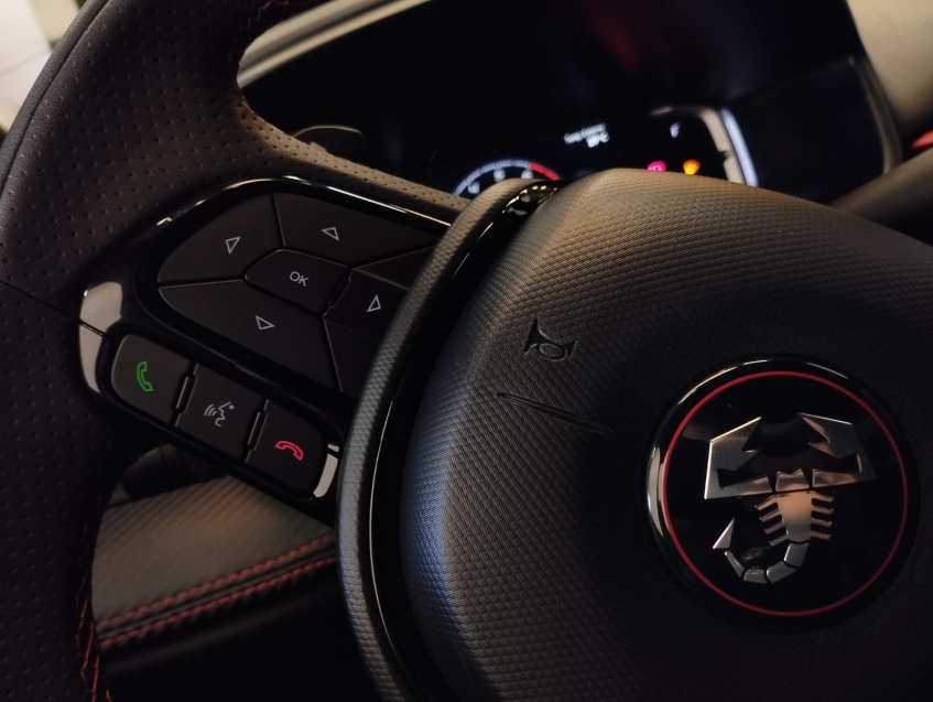 fiat fastback 1.3 turbo 270 flex abarth at6 4p automatico 202517