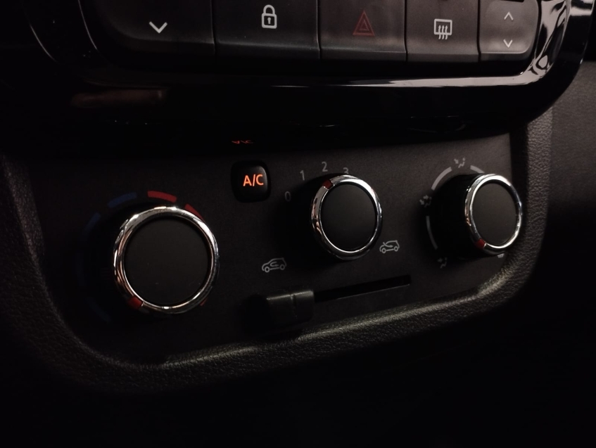 renault kwid 1.0 12v sce flex intense manual 4p 202313