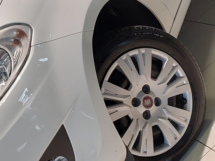 fiat palio 1.6 mpi essence 16v flex 4p manual 201319