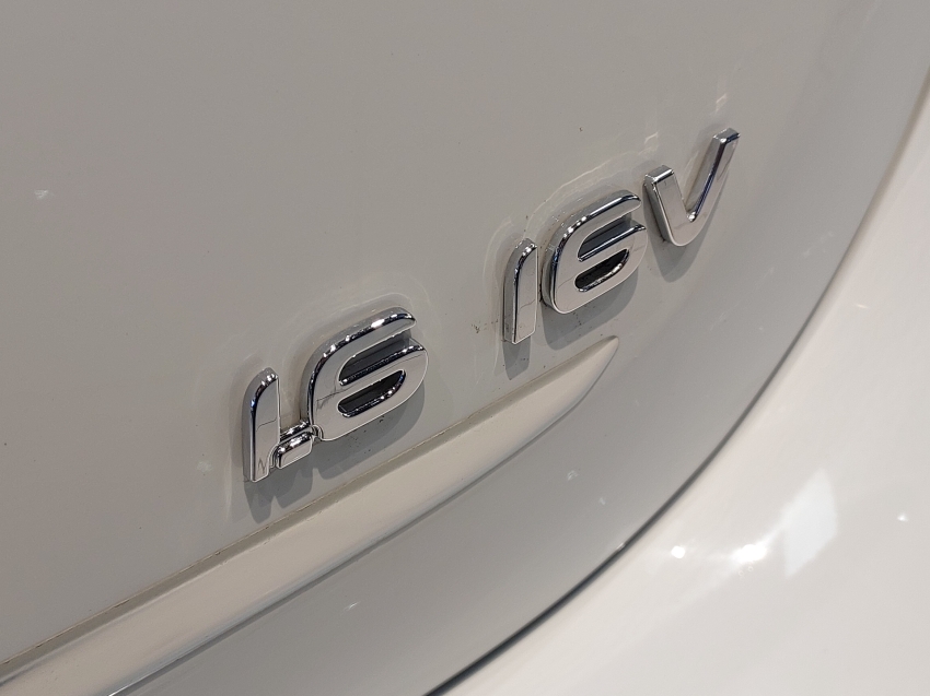 fiat palio 1.6 mpi essence 16v flex 4p manual 201318