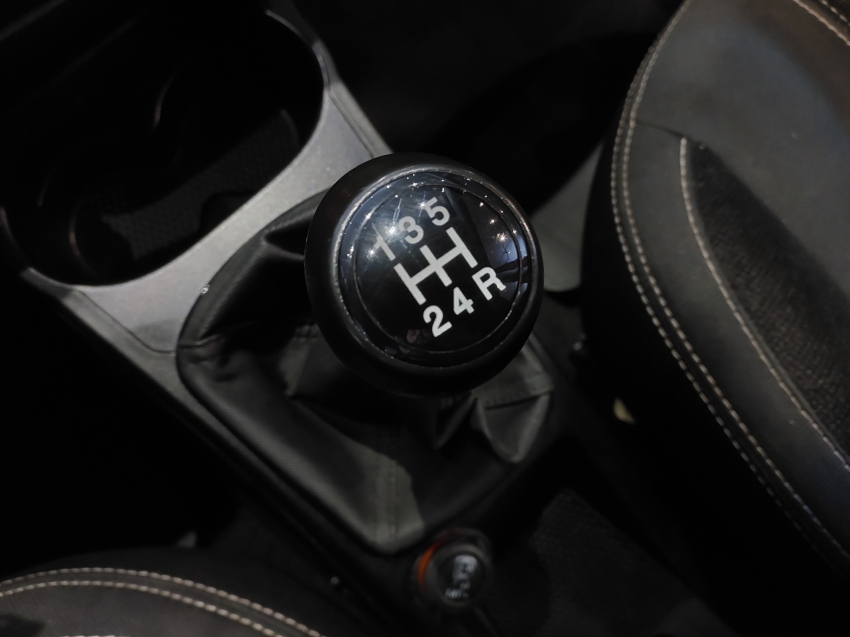 fiat punto 1.8 sporting 16v flex 4p manual 201310