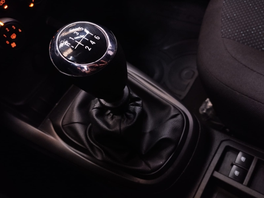 chevrolet onix 1.0 mpfi joy 8v flex 4p manual 201813