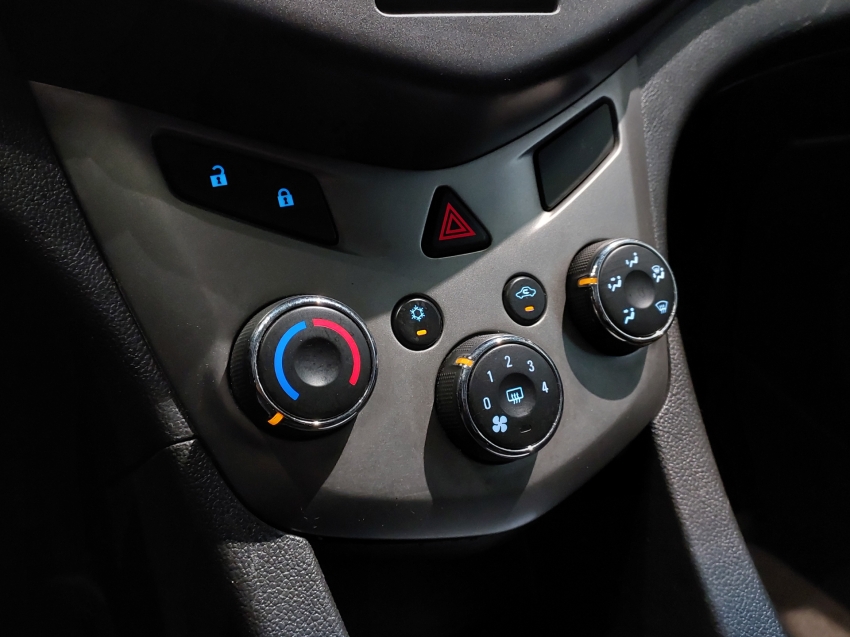 chevrolet sonic 1.6 lt 16v flex 4p manual 201311