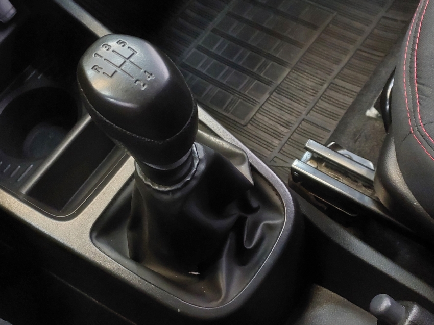 renault kwid 1.0 12v sce flex zen manual 4p 202013