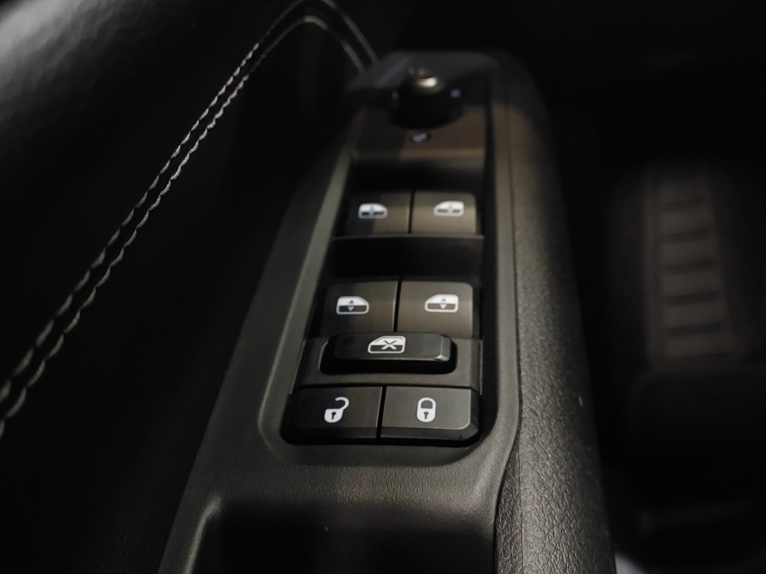 jeep commander 2.0 hurricane 4 turbo gasolina blackhawk at9 4p automatico 202519