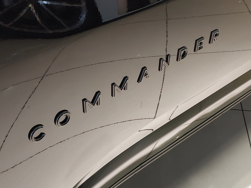 jeep commander 2.0 hurricane 4 turbo gasolina blackhawk at9 4p automatico 202527