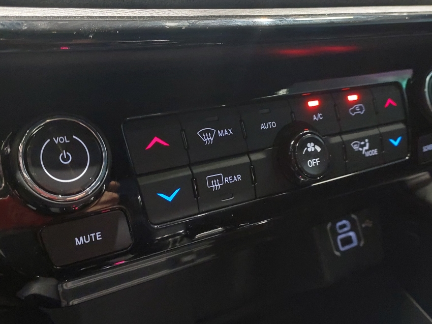 jeep commander 2.0 hurricane 4 turbo gasolina blackhawk at9 4p automatico 202512