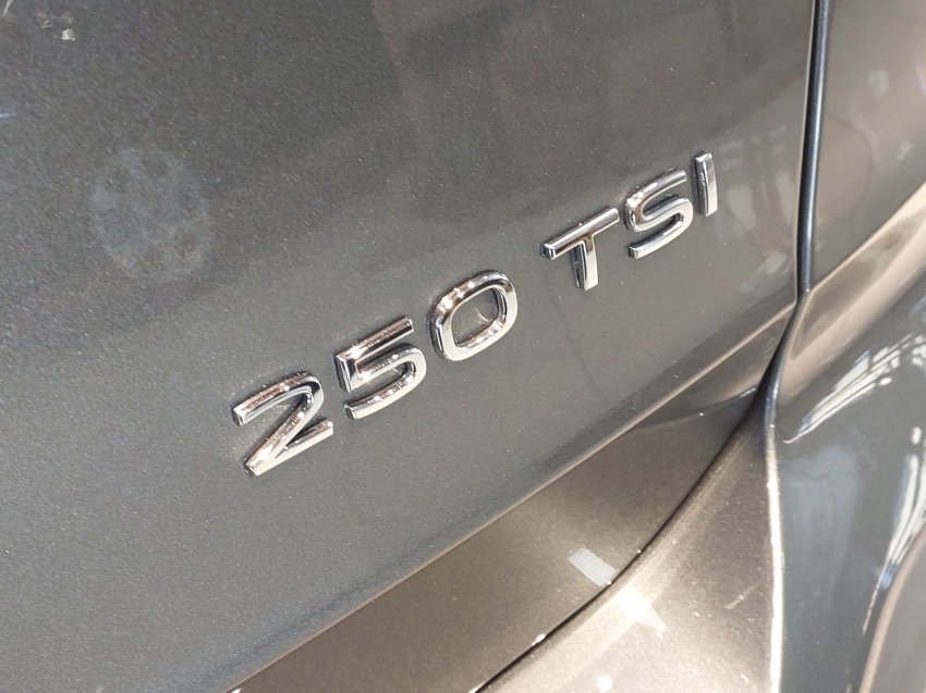 volkswagen taos 1.4 250 tsi total flex highline automatico 4p 202323