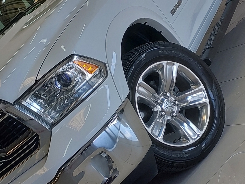 ram classic 5.7 v8 gasolina laramie cd 4x4 automatico 4p 202328