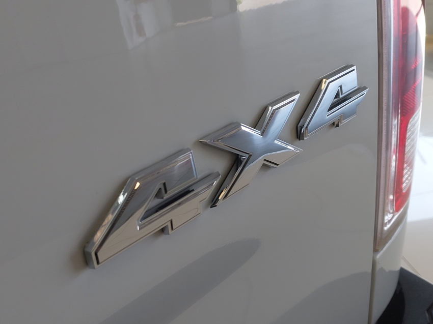 ram classic 5.7 v8 gasolina laramie cd 4x4 automatico 4p 202327