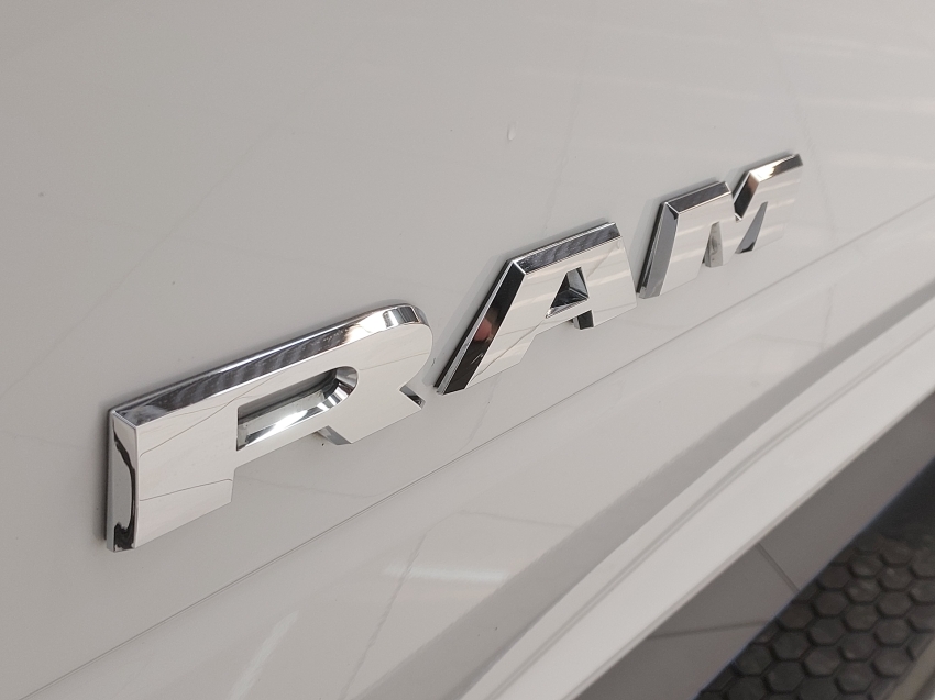 ram classic 5.7 v8 gasolina laramie cd 4x4 automatico 4p 202325