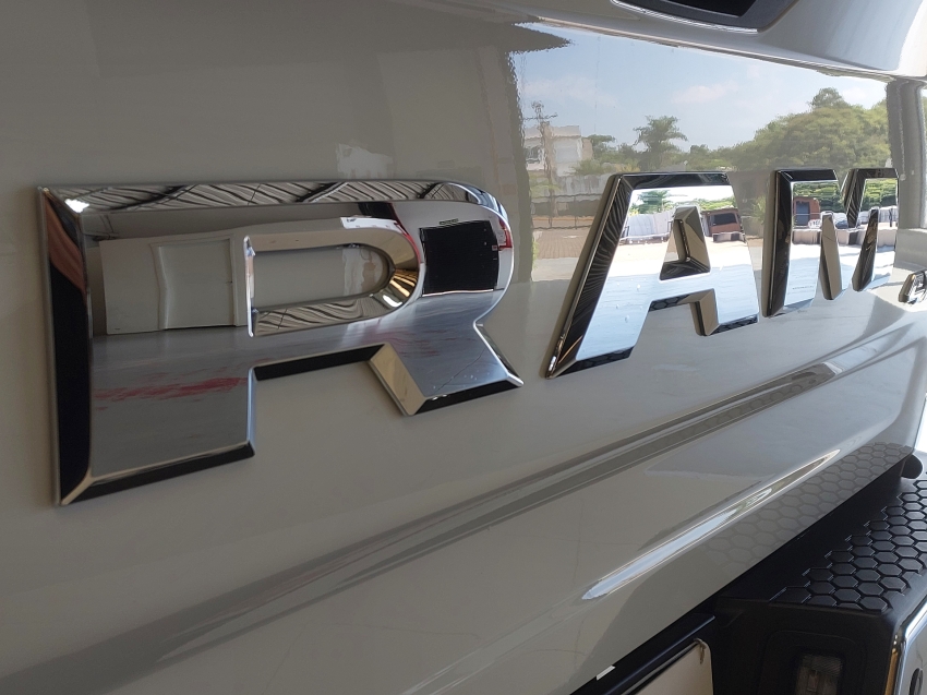 ram classic 5.7 v8 gasolina laramie cd 4x4 automatico 4p 202324