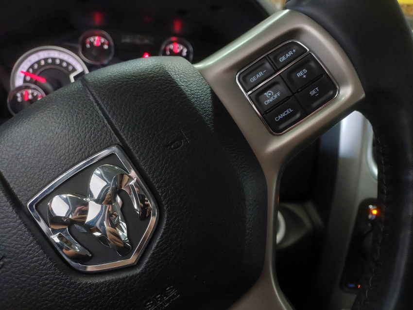 ram classic 5.7 v8 gasolina laramie cd 4x4 automatico 4p 202319