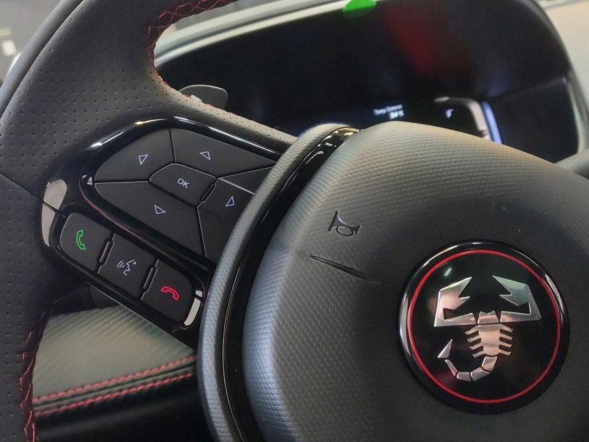 fiat fastback 1.3 turbo 270 flex abarth at6 4p automatico 202619