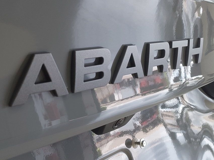 fiat fastback 1.3 turbo 270 flex abarth at6 4p automatico 202626