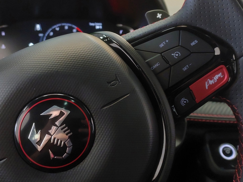 fiat fastback 1.3 turbo 270 flex abarth at6 4p automatico 202620