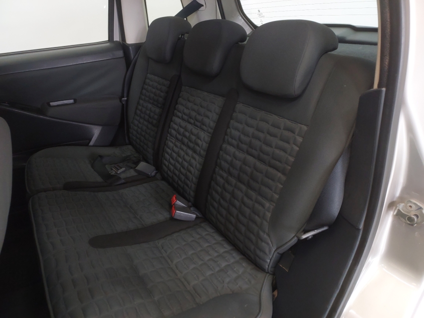 fiat idea 1.8 mpi adventure 16v flex 4p automatizado automatico 201311