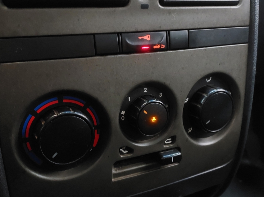 fiat idea 1.8 mpi adventure 16v flex 4p automatizado automatico 201313