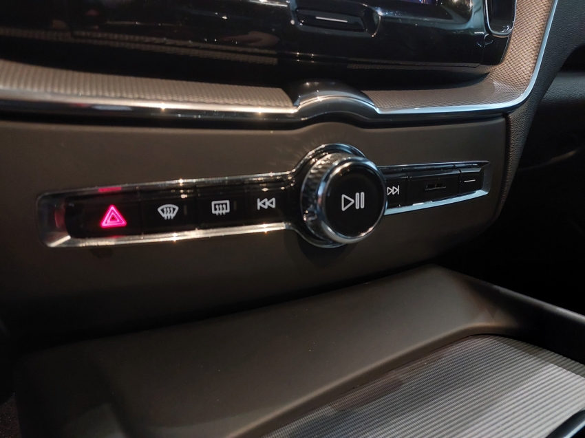 volvo xc60 2.0 t5 gasolina r-design awd geartronic 4p automatico 201814