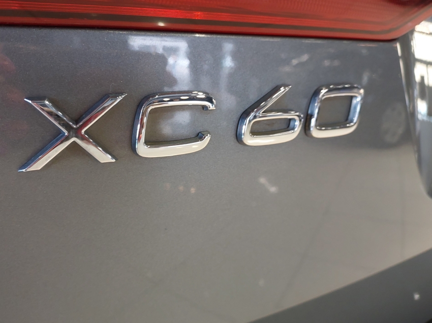 volvo xc60 2.0 t5 gasolina r-design awd geartronic 4p automatico 201821