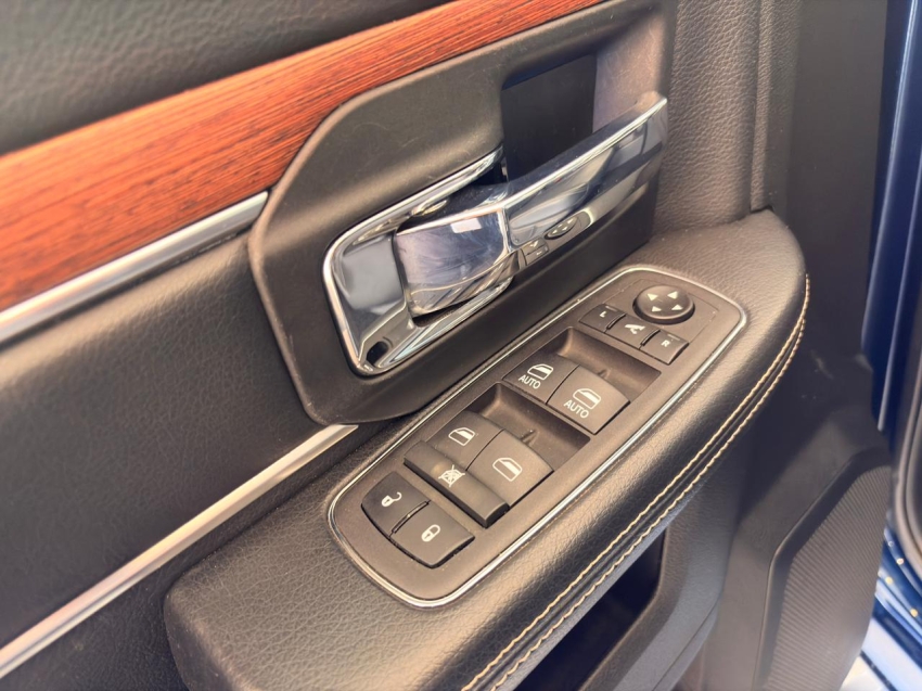 ram classic 5.7 v8 gasolina laramie cd 4x4 automatico 4p 202319