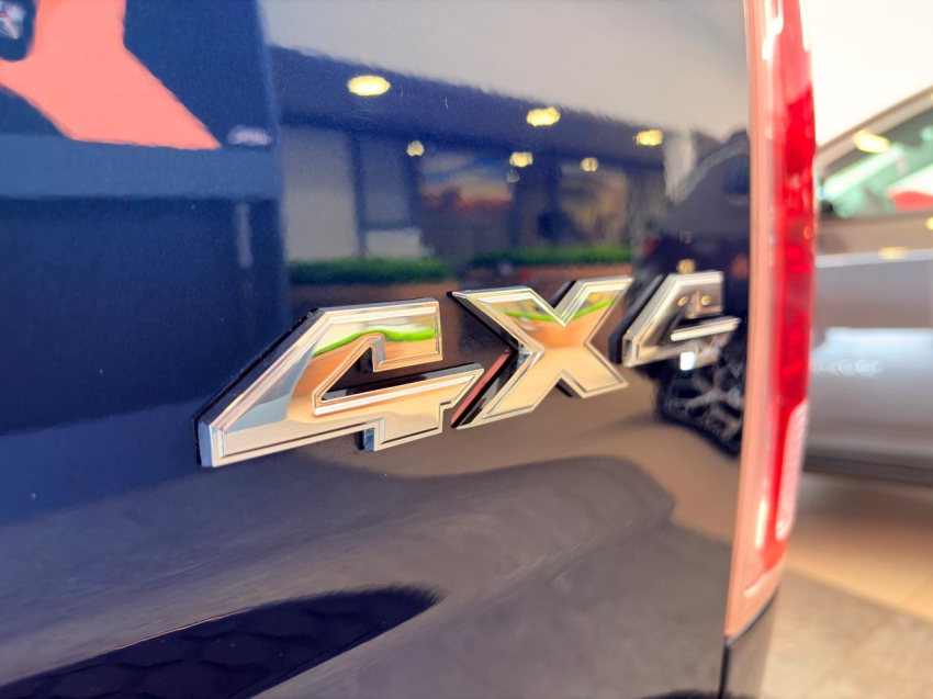 ram classic 5.7 v8 gasolina laramie cd 4x4 automatico 4p 202321