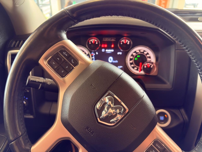 ram classic 5.7 v8 gasolina laramie cd 4x4 automatico 4p 202313