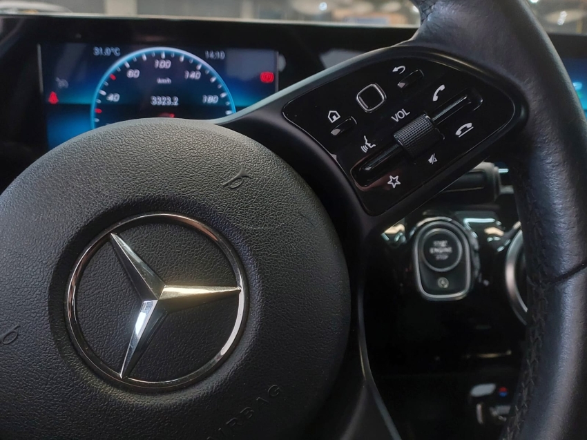 mercedes-benz a 200 1.3 cgi gasolina style sedan 7g-dct 4p automatico 201914