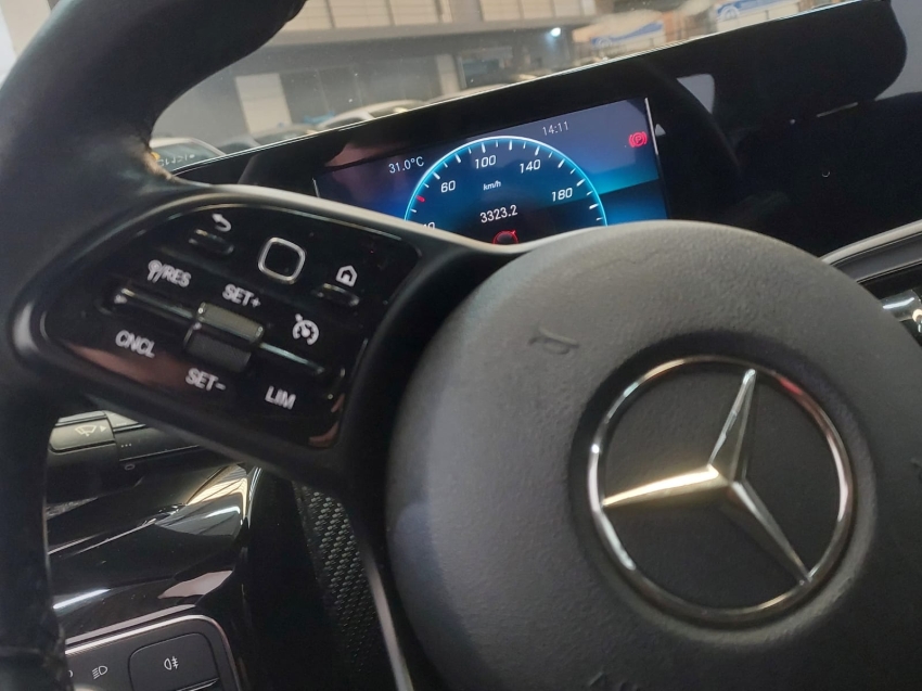 mercedes-benz a 200 1.3 cgi gasolina style sedan 7g-dct 4p automatico 201913