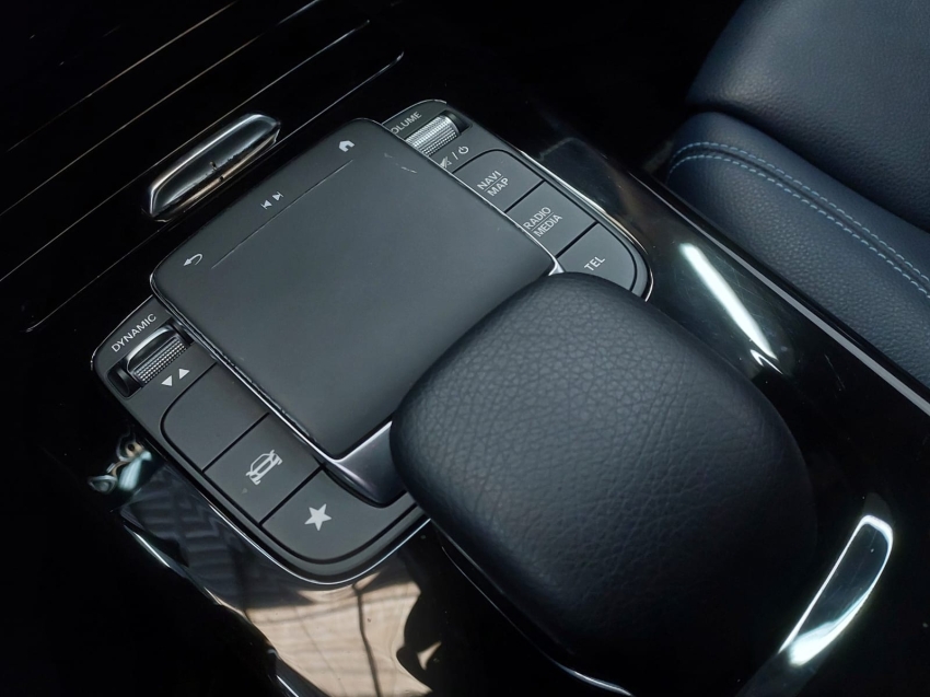 mercedes-benz a 200 1.3 cgi gasolina style sedan 7g-dct 4p automatico 201918