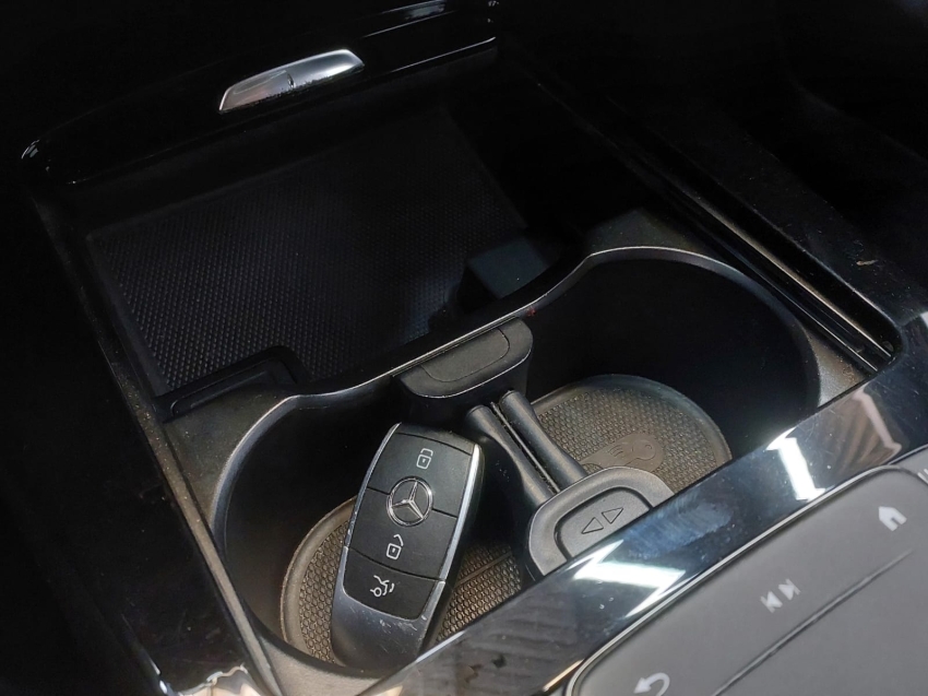 mercedes-benz a 200 1.3 cgi gasolina style sedan 7g-dct 4p automatico 201916