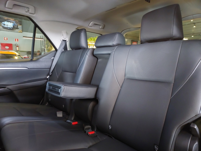 toyota hilux sw4 2.8 d-4d turbo diesel srx platinum 4x4 automatico 2.7 4p 202510