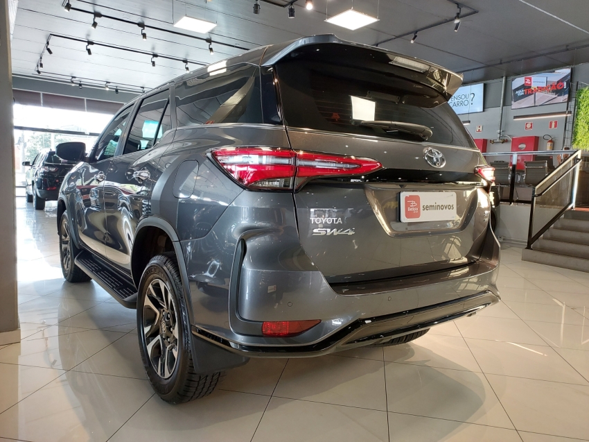 toyota hilux sw4 2.8 d-4d turbo diesel srx platinum 4x4 automatico 2.7 4p 20253