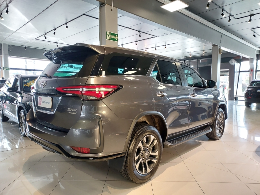 toyota hilux sw4 2.8 d-4d turbo diesel srx platinum 4x4 automatico 2.7 4p 20255